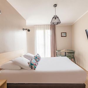 Large Triple Room